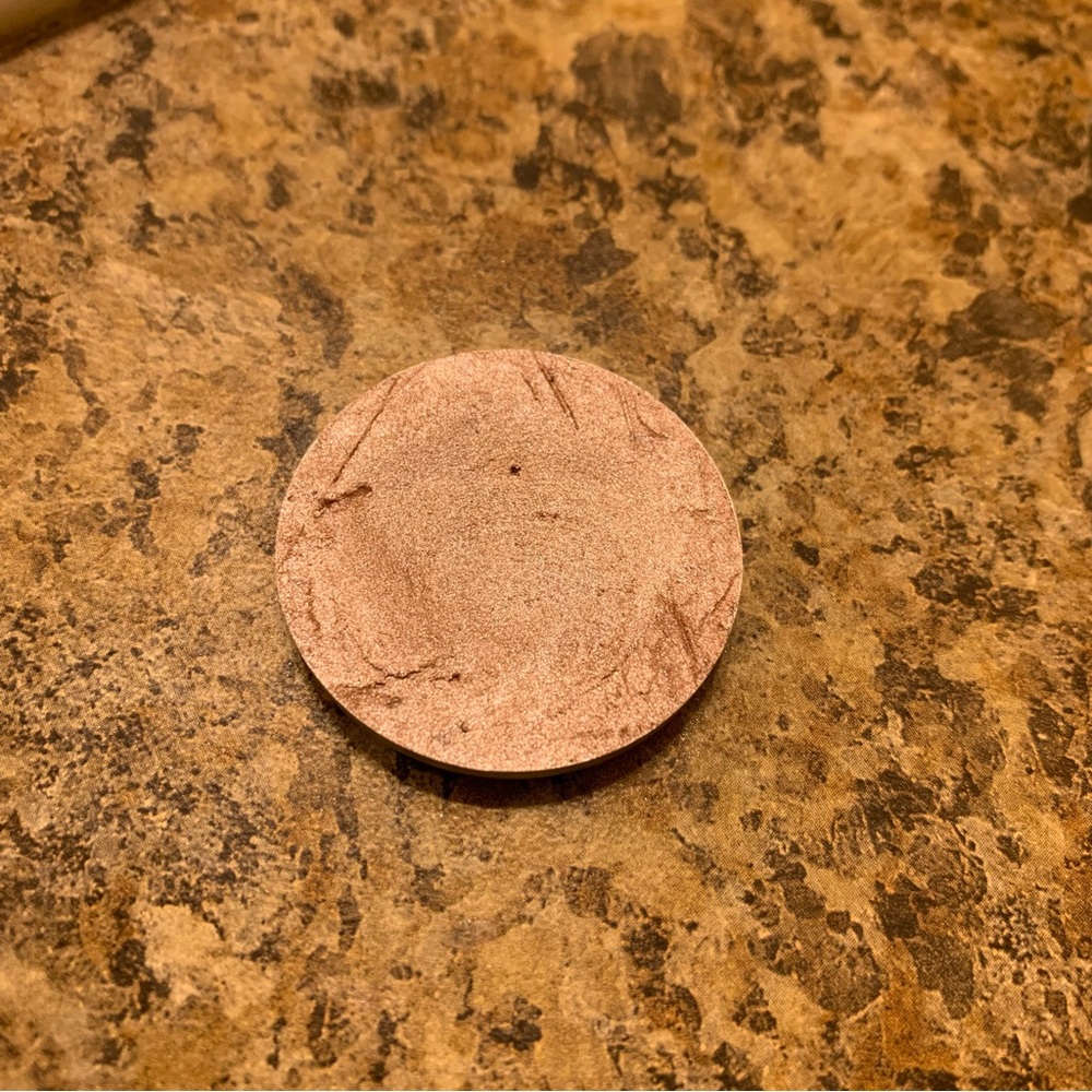 MAC Shell Cream Colour Base